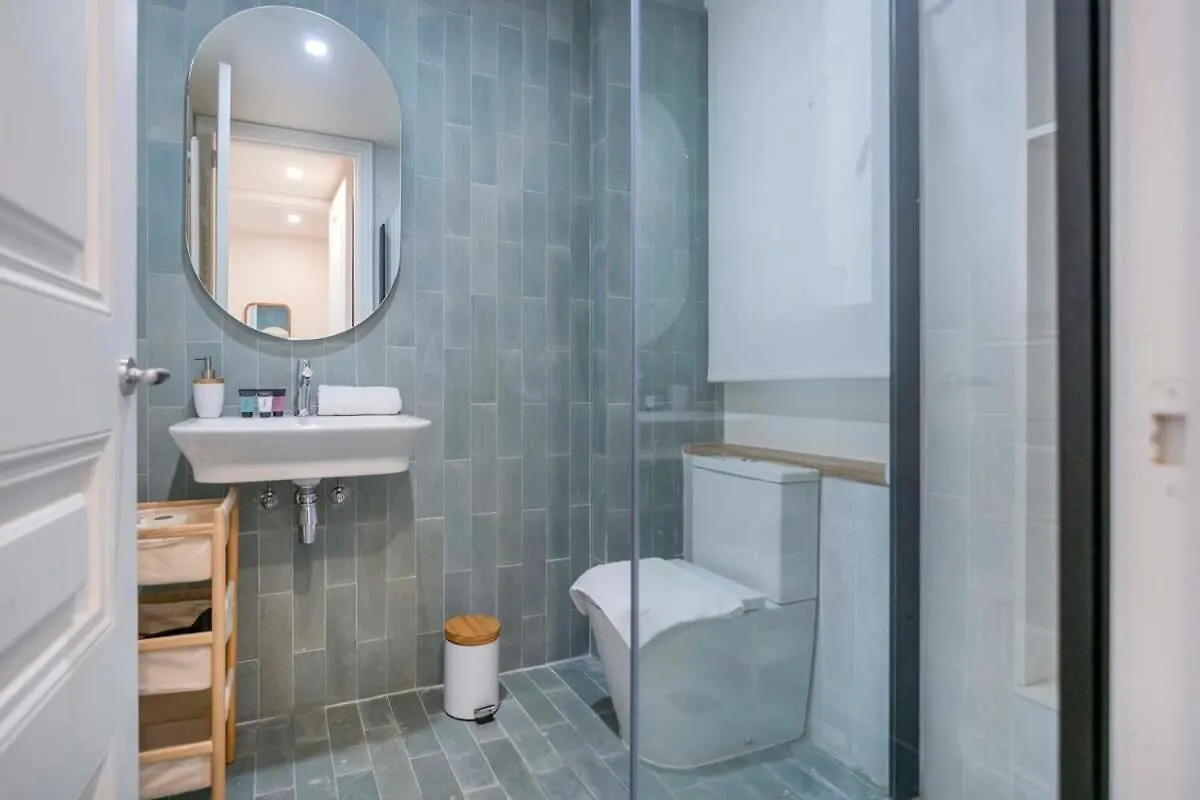 Amazing 5 Bd 5 Bathroom Next To Plaza Catalunya Barcelona 0*,  Spain