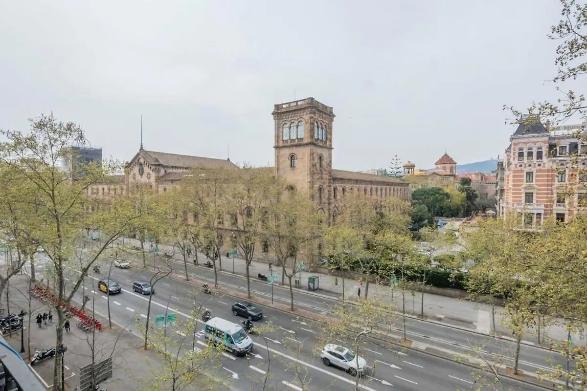 Amazing 5 Bd 5 Bathroom Next To Plaza Catalunya Barcelona Apartment