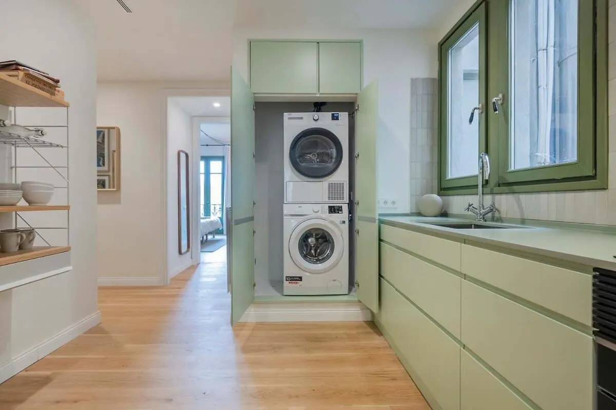 Amazing 5 Bd 5 Bathroom Next To Plaza Catalunya Barcelona Apartment