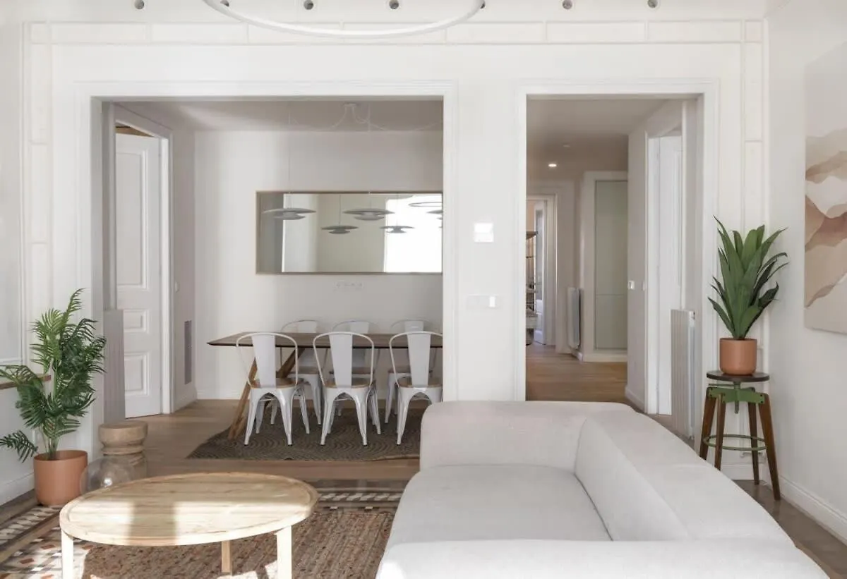 Amazing 5 Bd 5 Bathroom Next To Plaza Catalunya Barcelona