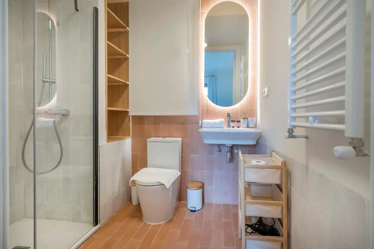Amazing 5 Bd 5 Bathroom Next To Plaza Catalunya Barcelona Apartment