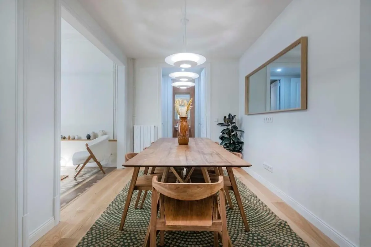 Amazing 5 Bd 5 Bathroom Next To Plaza Catalunya Barcelona