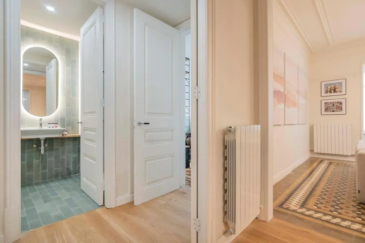 Amazing 5 Bd 5 Bathroom Next To Plaza Catalunya 바르셀로나 아파트